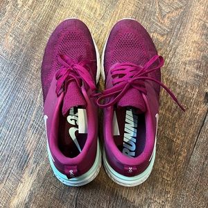 Womens nike flyknit running sneakers